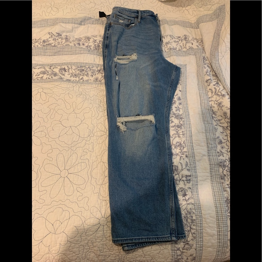 HOLISTER ULTRA HIGH-RISE VINTAGE STRAIGHT JEANS *WITH TAGS*